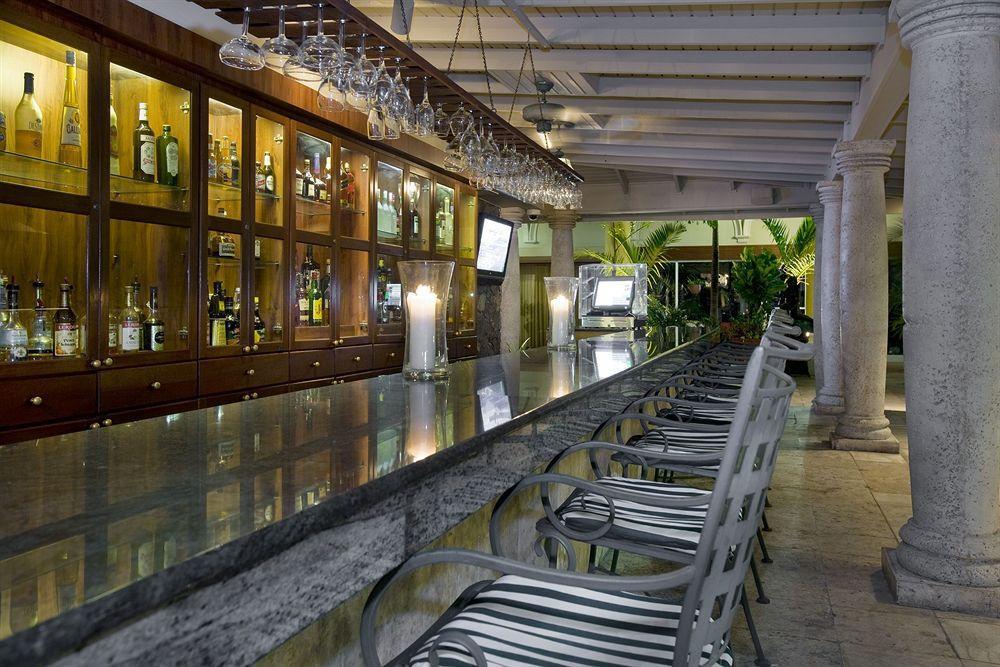 שארלוט אמלי Windward Passage Hotel מסעדה תמונה