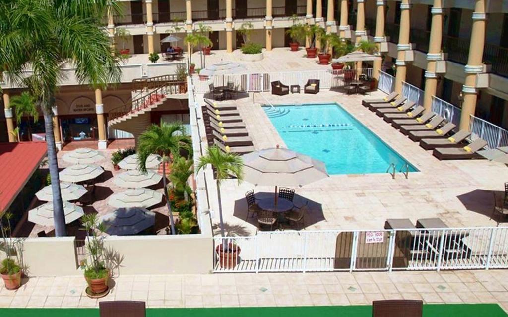 שארלוט אמלי Windward Passage Hotel מראה חיצוני תמונה