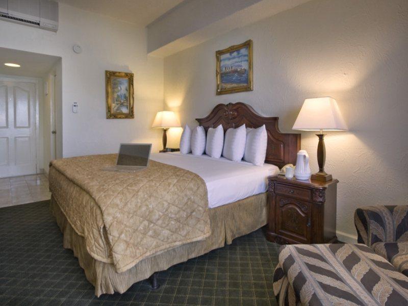 שארלוט אמלי Windward Passage Hotel מראה חיצוני תמונה
