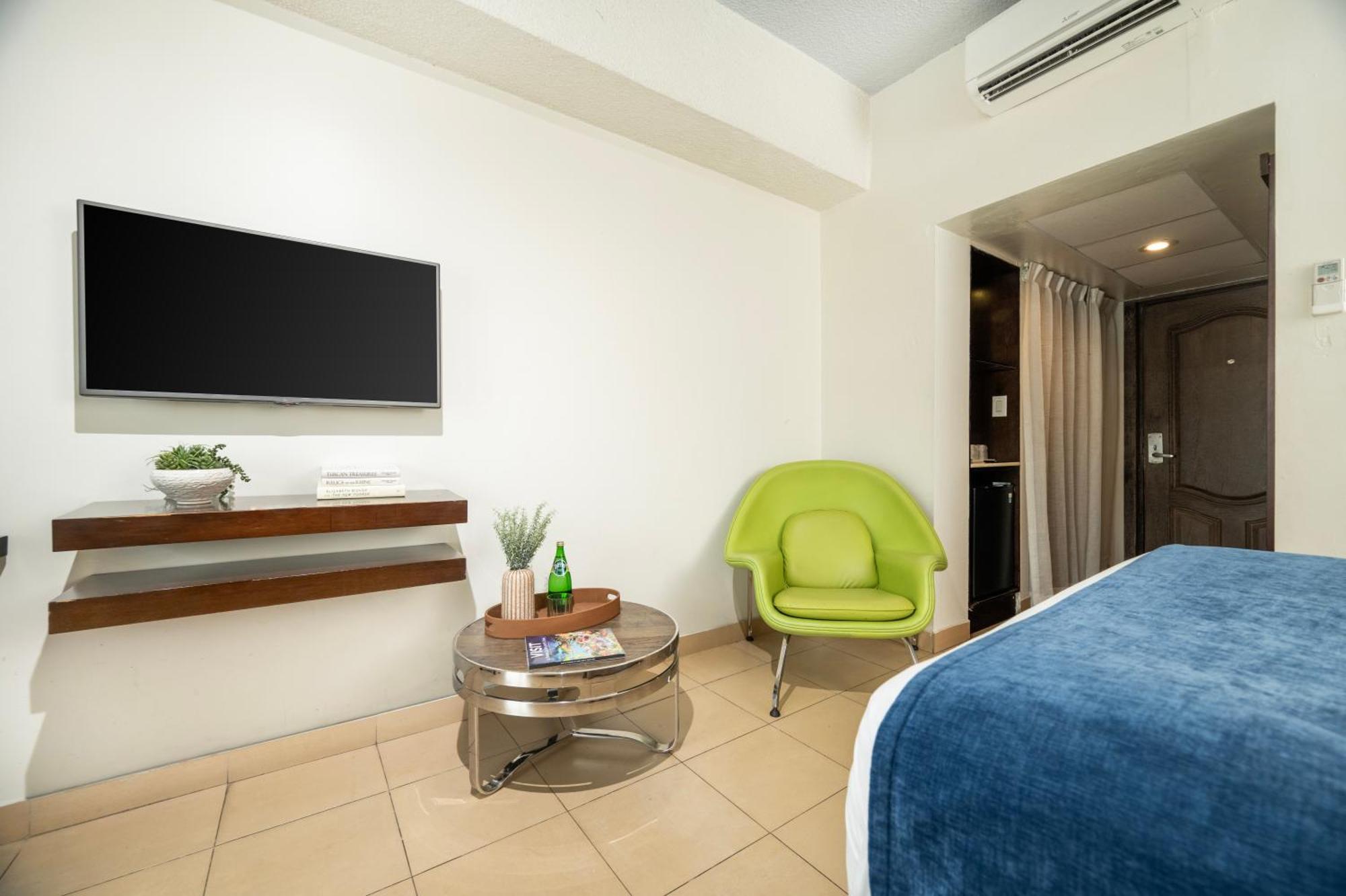 שארלוט אמלי Windward Passage Hotel מראה חיצוני תמונה