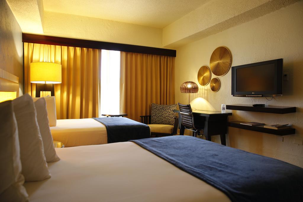שארלוט אמלי Windward Passage Hotel מראה חיצוני תמונה