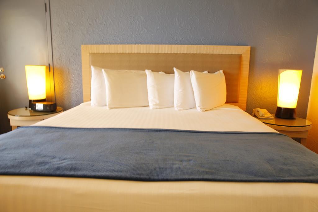 שארלוט אמלי Windward Passage Hotel מראה חיצוני תמונה