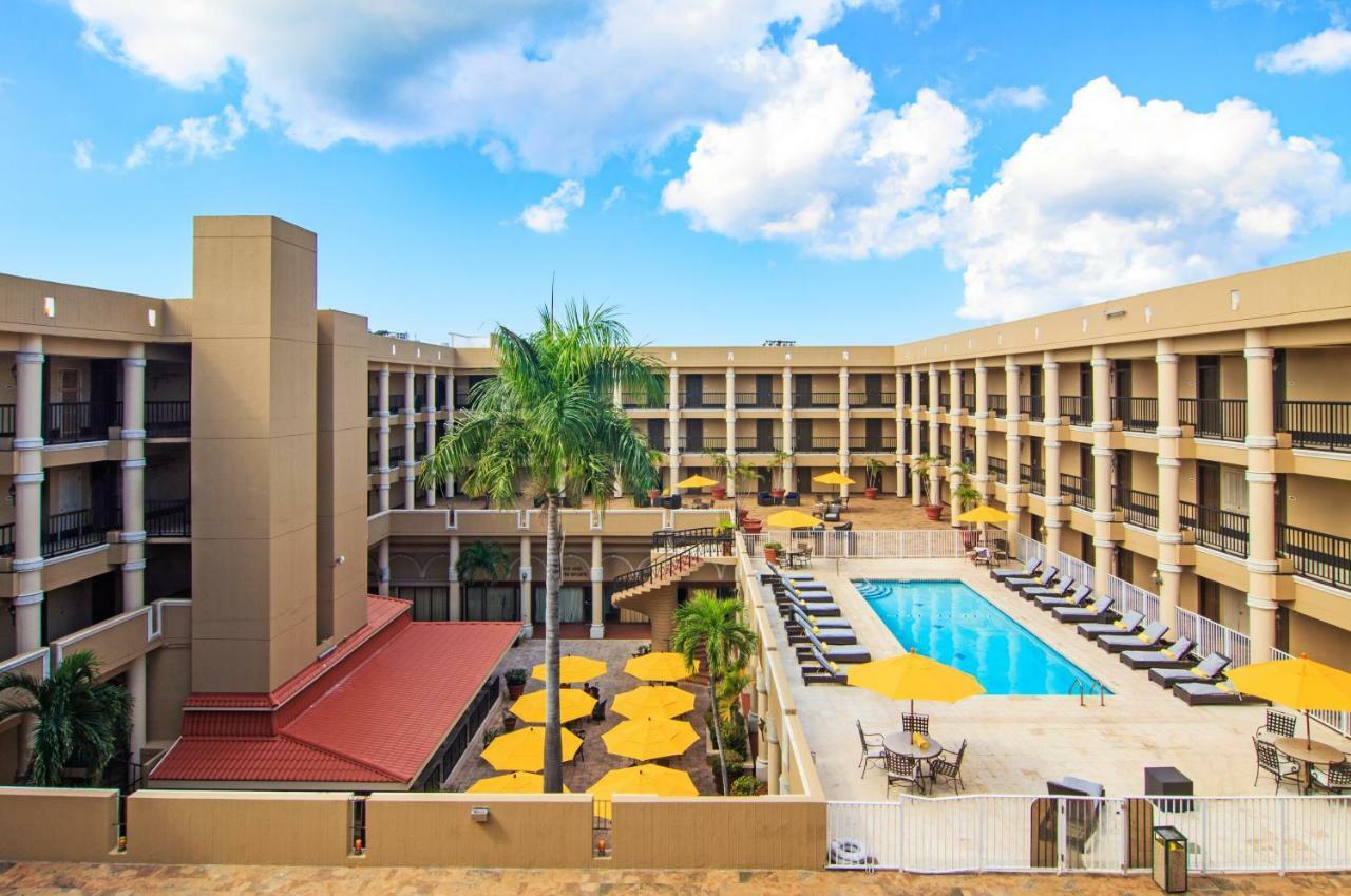 שארלוט אמלי Windward Passage Hotel מראה חיצוני תמונה