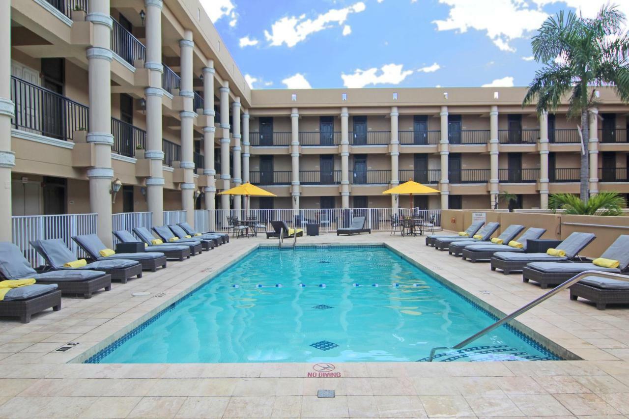 שארלוט אמלי Windward Passage Hotel מראה חיצוני תמונה