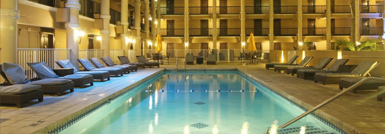 שארלוט אמלי Windward Passage Hotel מראה חיצוני תמונה
