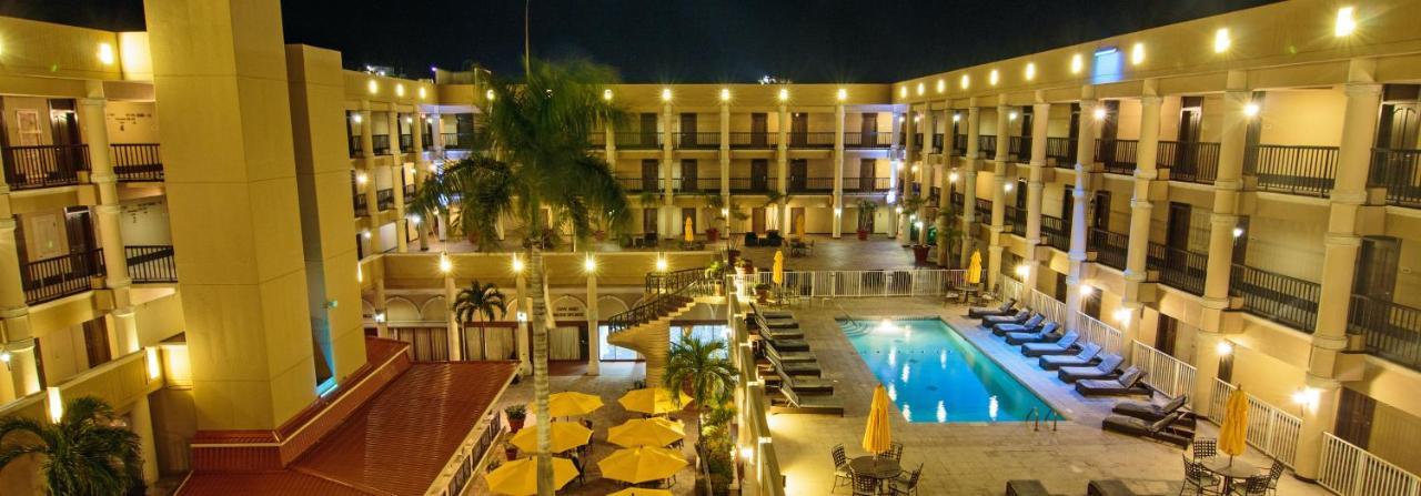 שארלוט אמלי Windward Passage Hotel מראה חיצוני תמונה